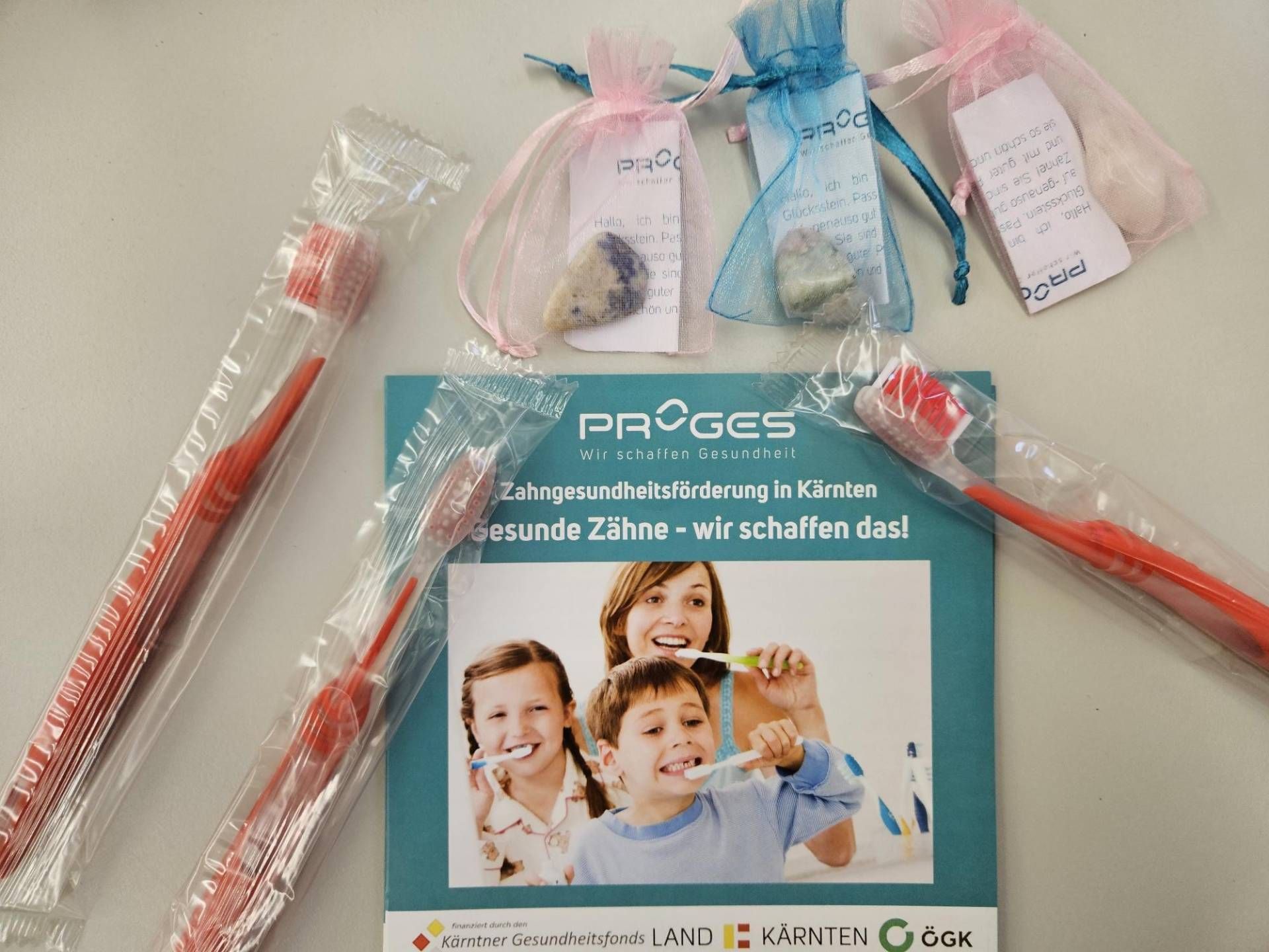 Zahnbürste und "Zahnstein"